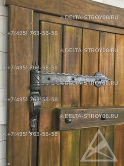 ДСН Входная дверь под старину для ресторана в историческом стиле К