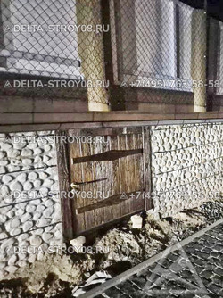 ДВС Кованая дверь под старину для ресторана в историческом стиле Н
