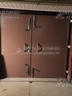 К Распашные гаражные ворота глухие с внутренним открыванием