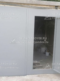 ВМР-Н Гаражные ворота с калиткой без утепления  с удобным входом правые