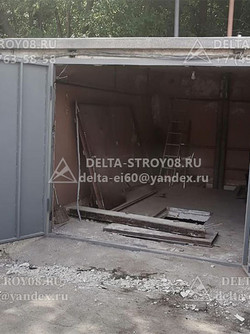 ВГ Распашные гаражные ворота с калиткой серые с усиленной рамой легкие