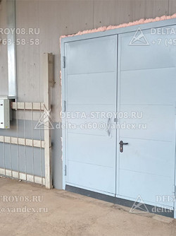 Утепленные распашные ворота гаражные Дп для теплого бокса двустворка