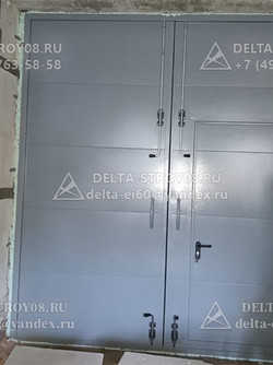 Утепленные распашные ворота гаражные ВГРС с влагостойкой фурнитурой