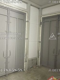 ВГМ Гаражные распашные ворота 02 с притвором и уплотнением на парковку