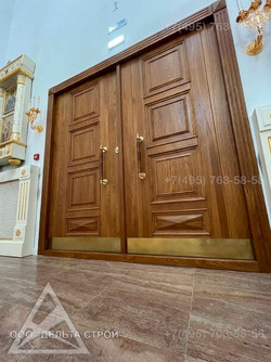 Дверь в Храм распашная натуральный массив дерева с резьбой ДМХ-Н