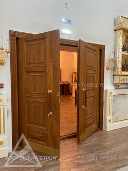 Дверь в Храм распашная натуральный массив дерева с резьбой ДМХ-Н