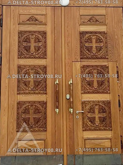 Дверь в Церковь для дома причта с замком под ключ и отбойником