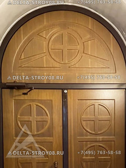 Дверь в Храм наружная на церковный двор из ясеня с фрезеровкой ДХ