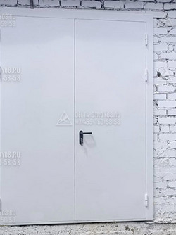 Промышленные ворота для ангара утепленные с калиткой стальные ВСП