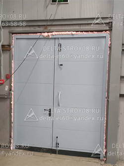 Промышленные ворота с калиткой из сэндвича изготовление и доставка