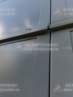Промышленные ворота для стоянок с калиткой и полимерным покрытием