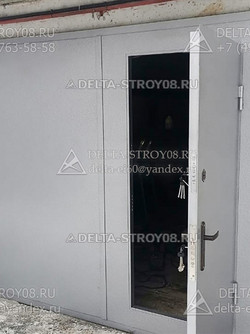 Пр Распашные ворота с калиткой из профиля серые двухстворчатые