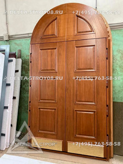 Дверь в Храм распашная с резными крестами на полотнах