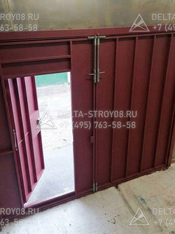 Гаражные распашные ворота ГВР с калиткой и замком красные