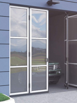Распашные гаражные ворота с панорамными вставками